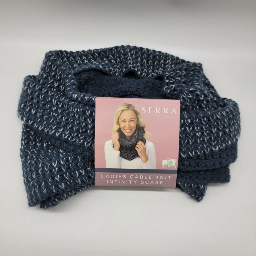 NWT Serra Women's Cable Knit Infinity Acrylic Scarf Blue 61 x 15 in NEW